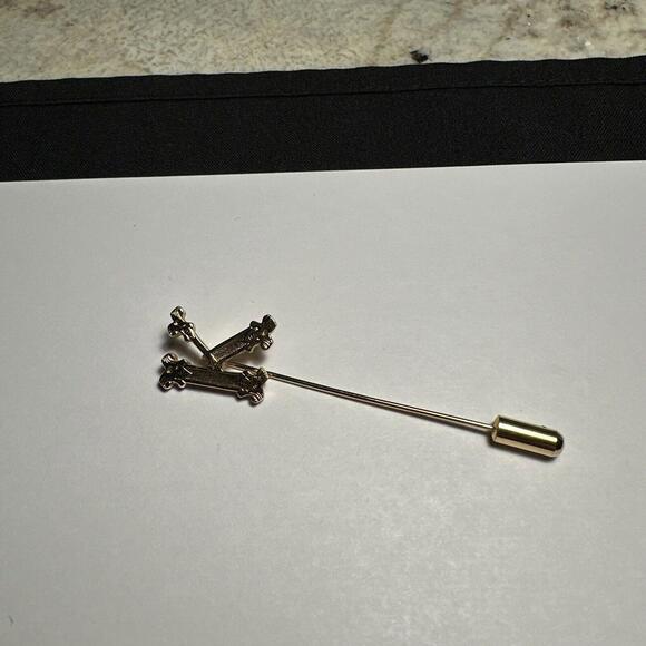 Letter / Initial K Monogram Lapel Stick Pin Gold Tone Metal - Picture 2 of 7